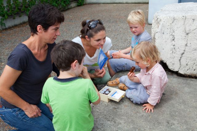 Duftrundgang das namenlose Gespenst Düfte und Gerüche werden erraten Foto Susanne Schenker